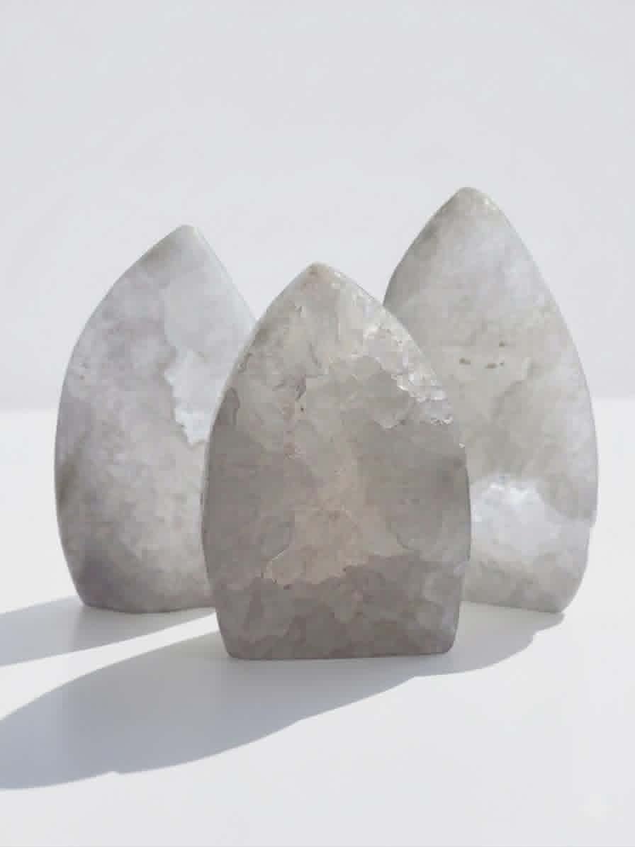 Arches de Quartz Lunaire – Portails de Clarté & Harmonie